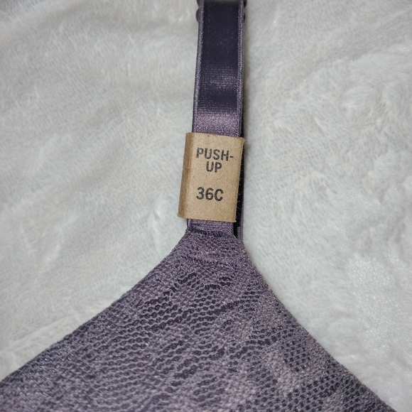 VS Pink Bra - Picture 2 of 3